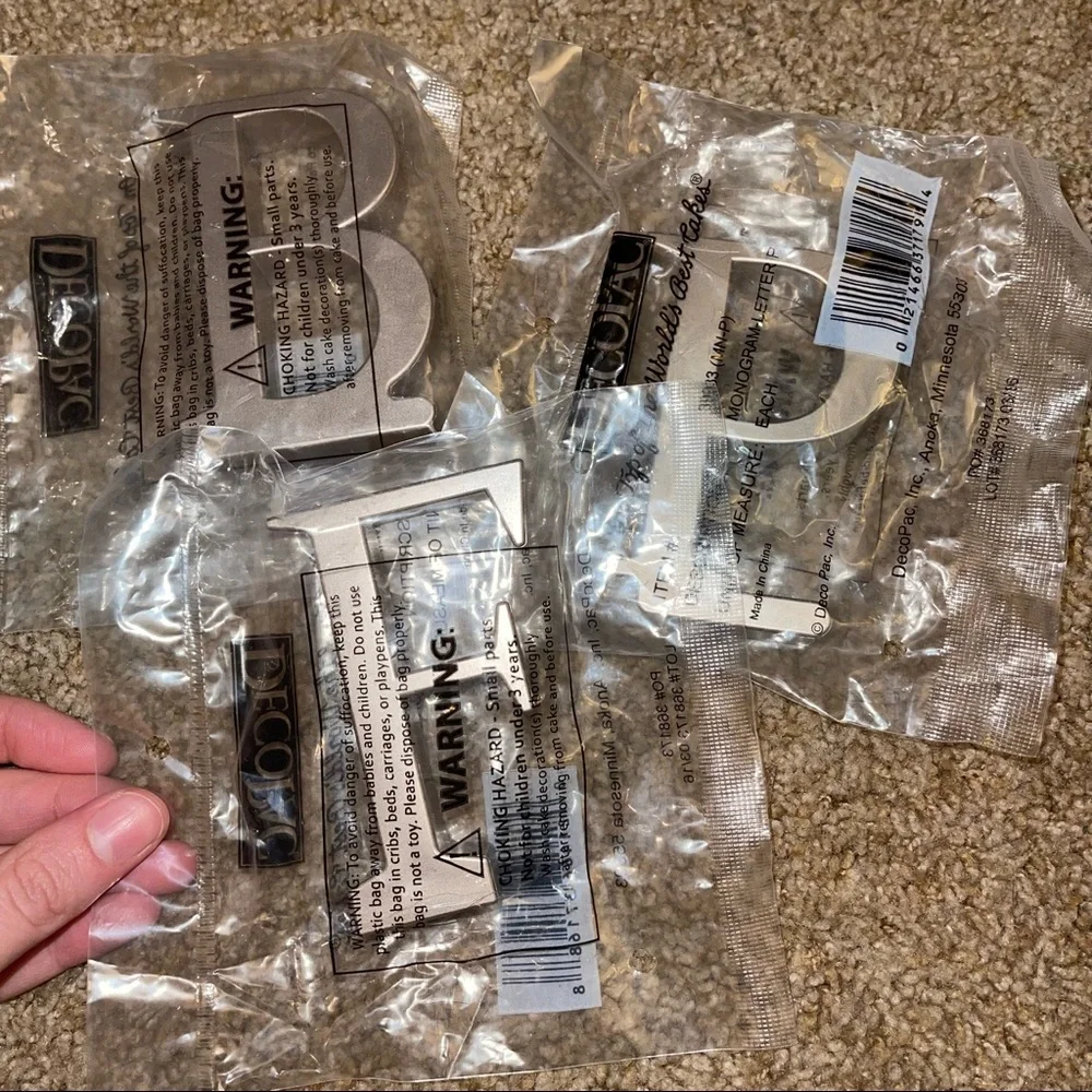 Miscellaneous cake topper supplies